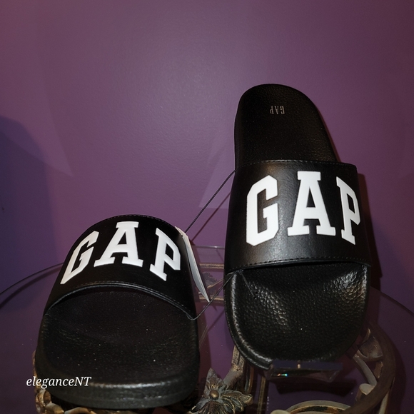 GAP Black/White Logo Pool Slides Sz: 10/11 NWT - Picture 5 of 10
